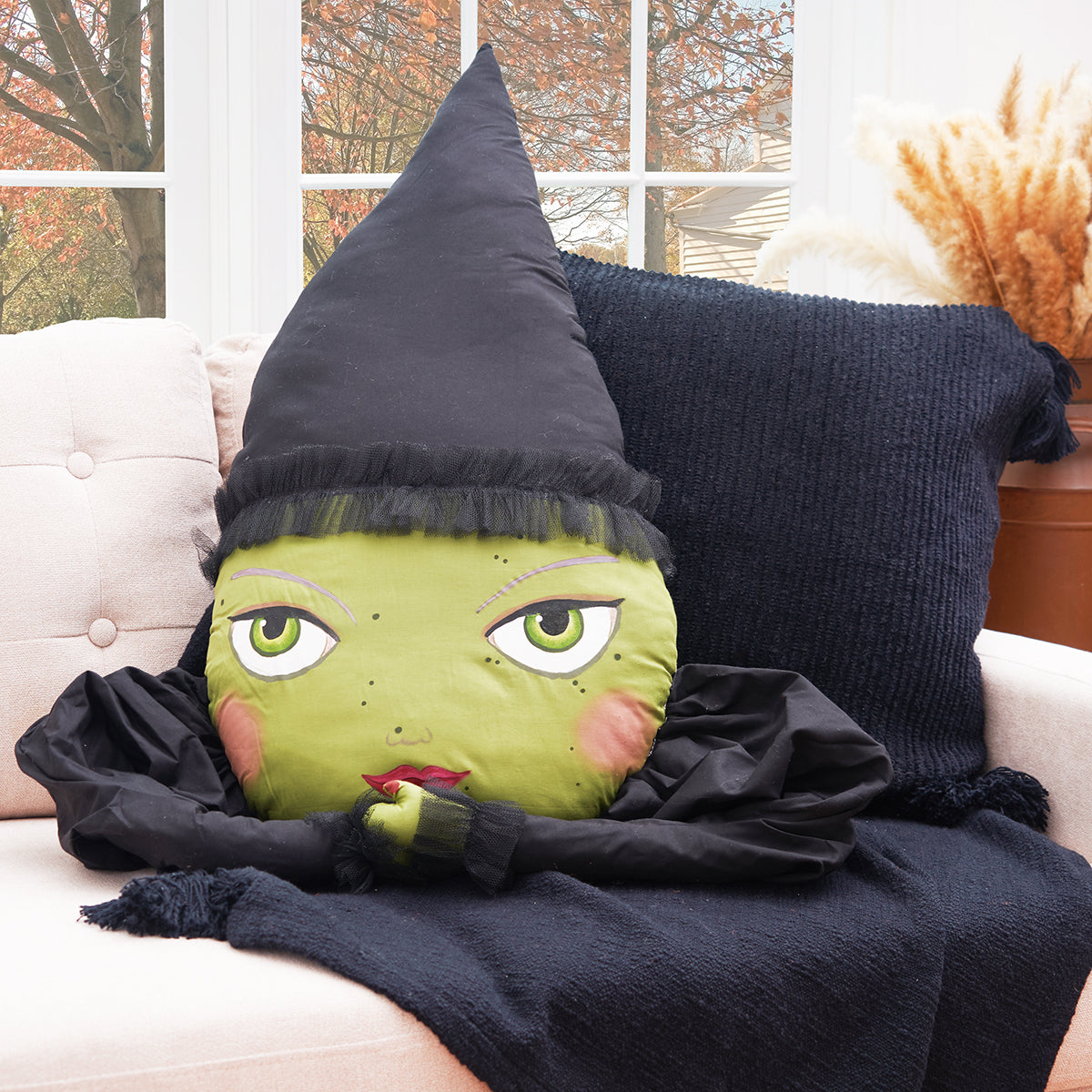 Resting Witch Face Figure