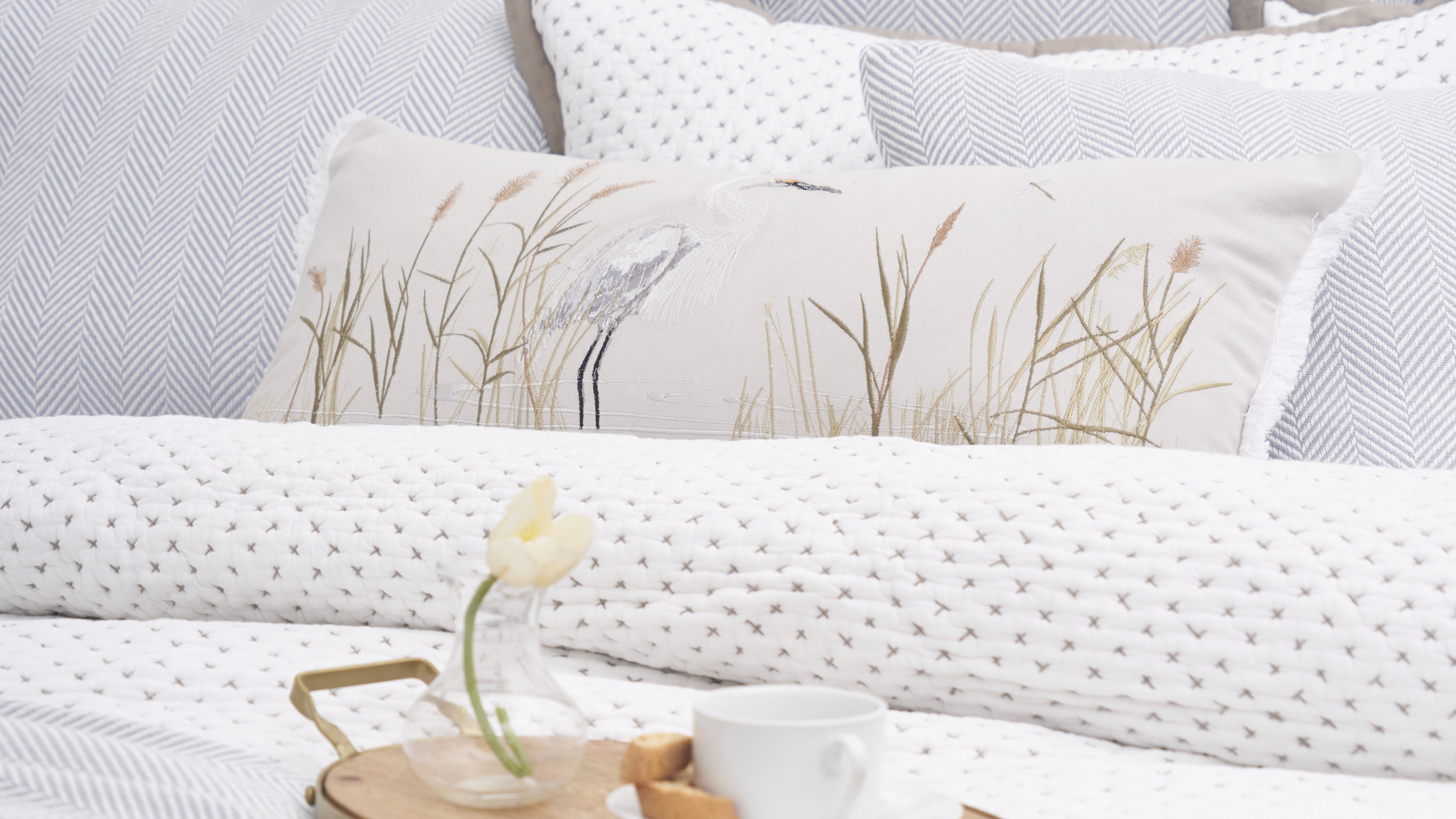 ELISABETH YORK Crisp Air, Soft Textures
