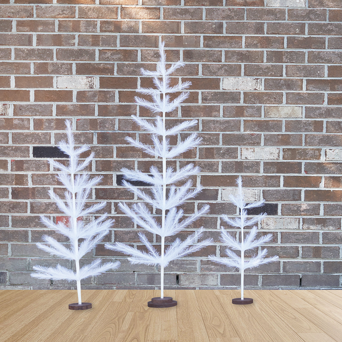 36in. white pampas tree figure