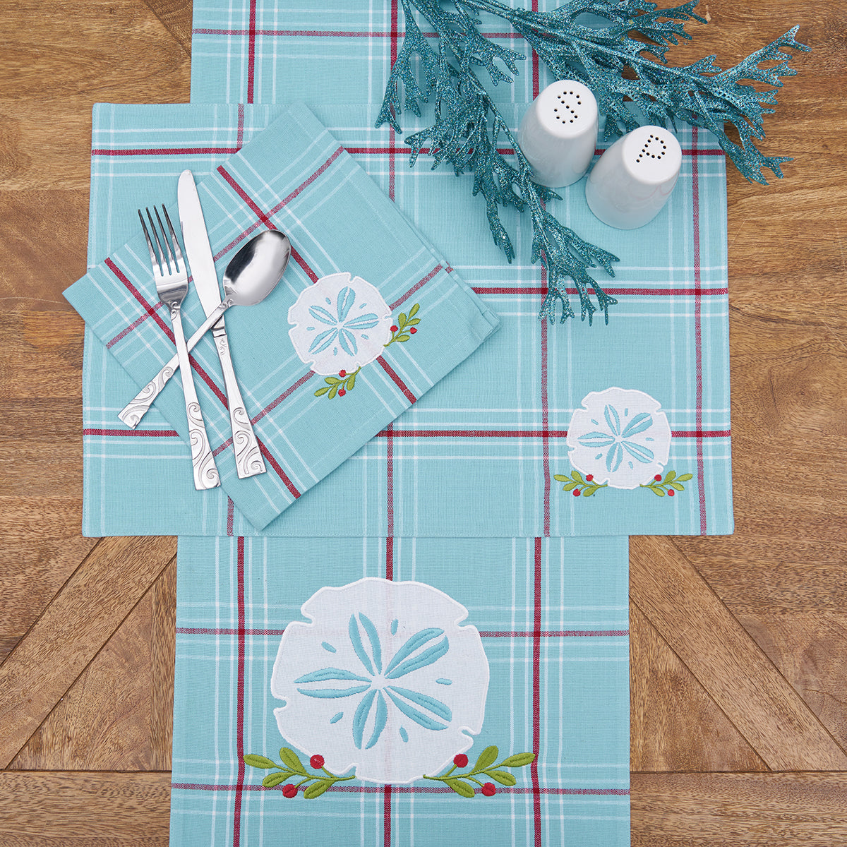A Coastal Holiday Table Linens
