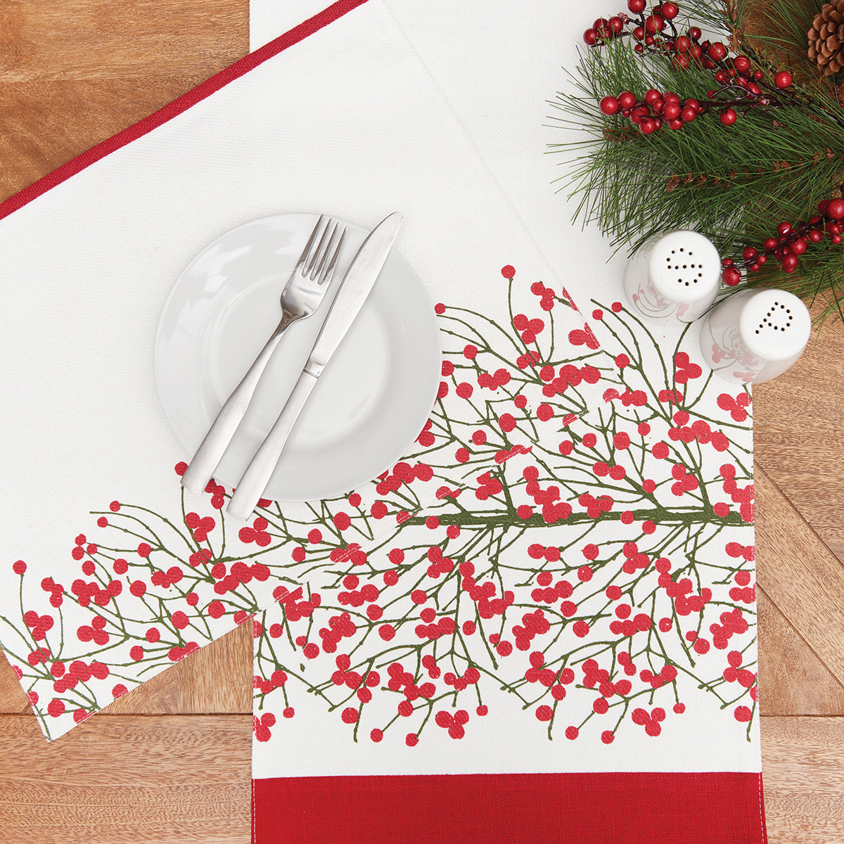 Berries Table Linens