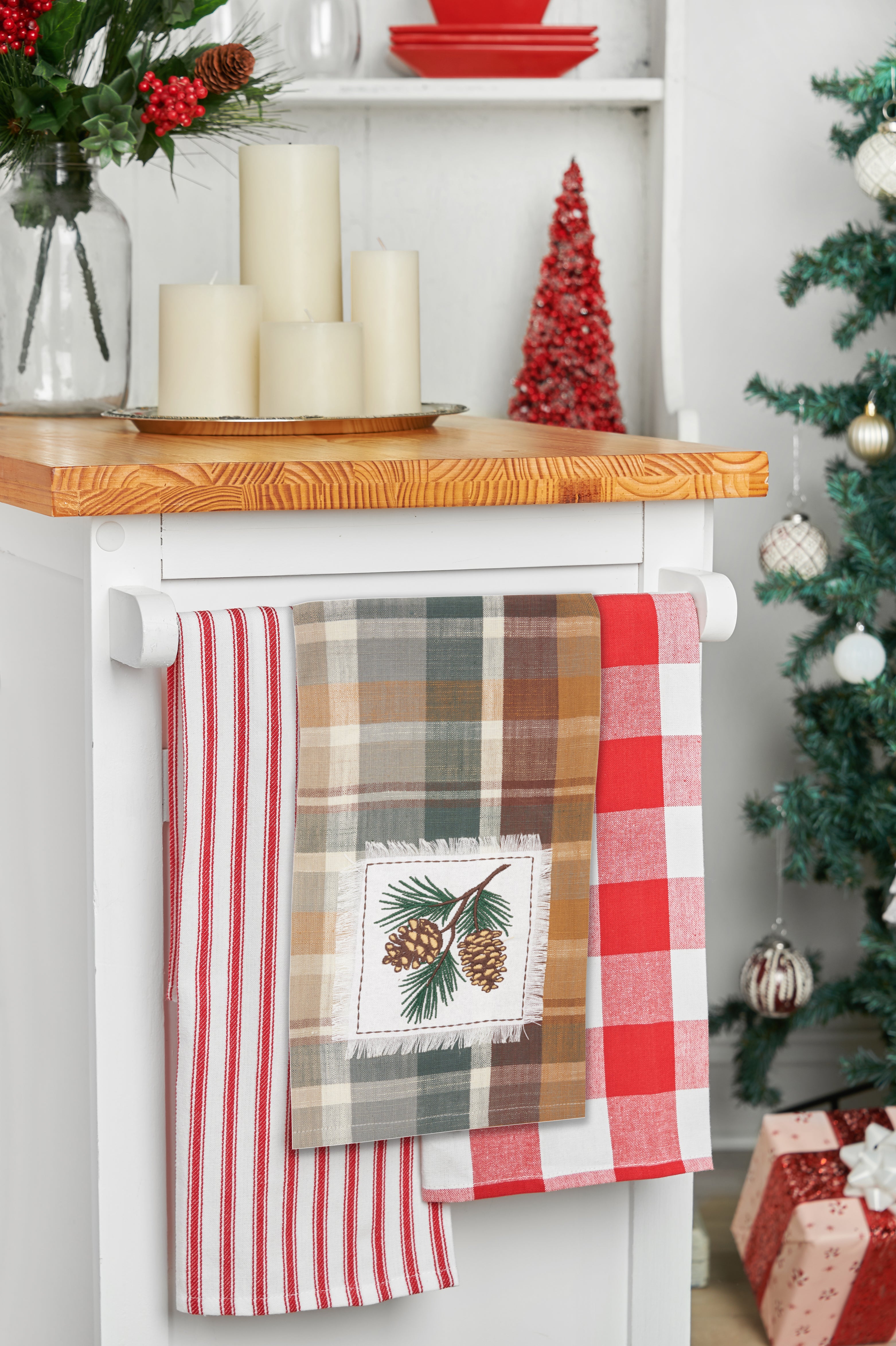Aspen Plaid Pinecone Embroidered Woven Kitchen Towel