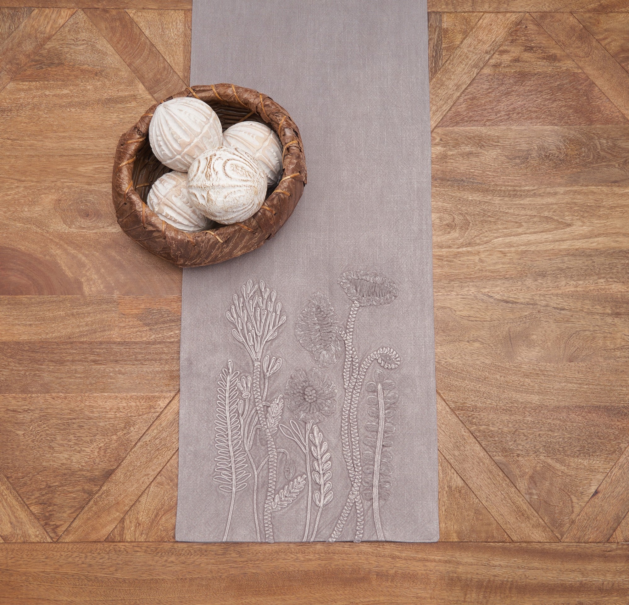 Natural Blooms Runner
