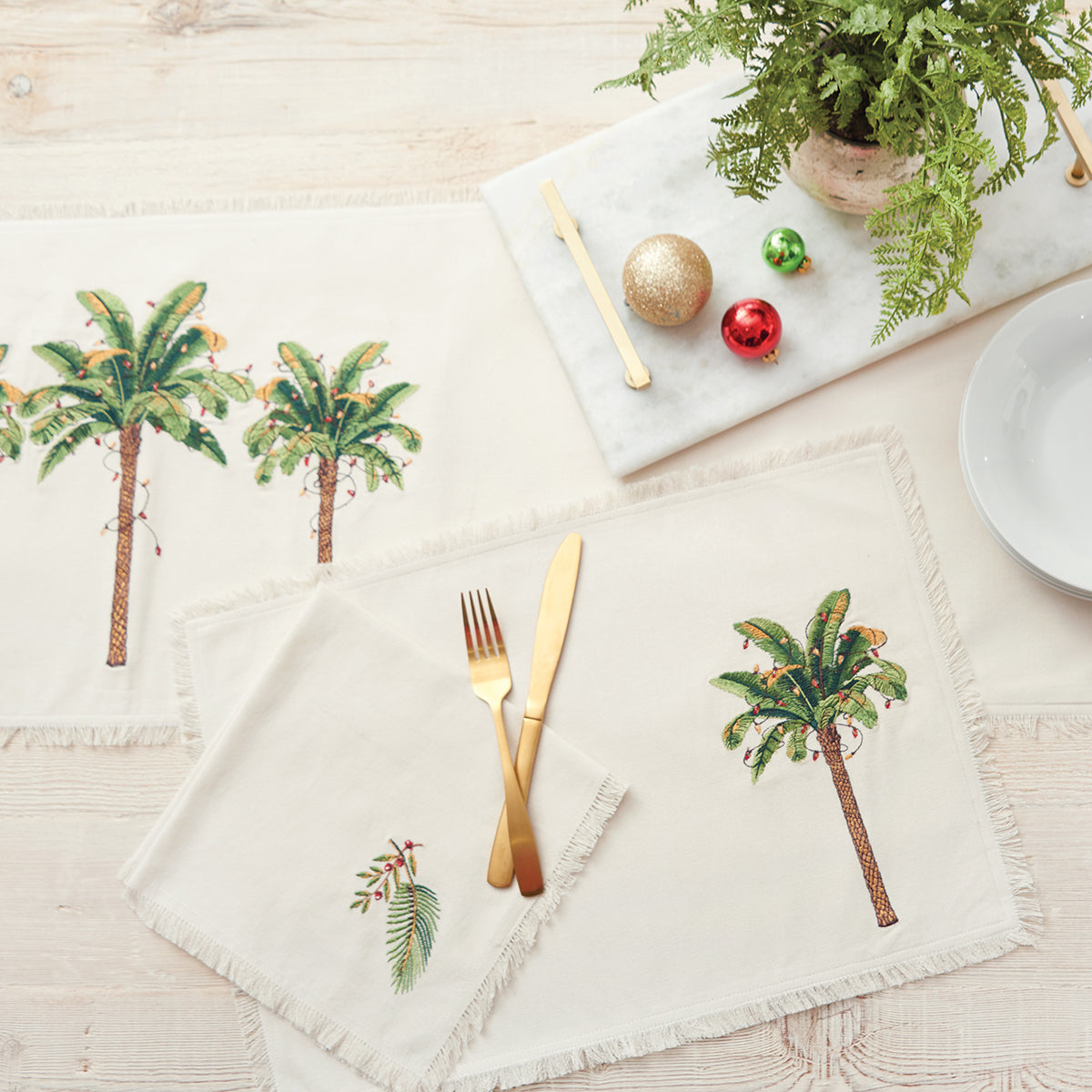 Holiday Palms Table Linens