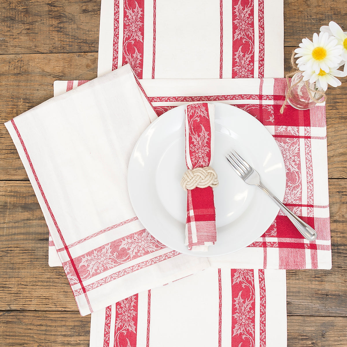 Jacquard Holly Table Linens