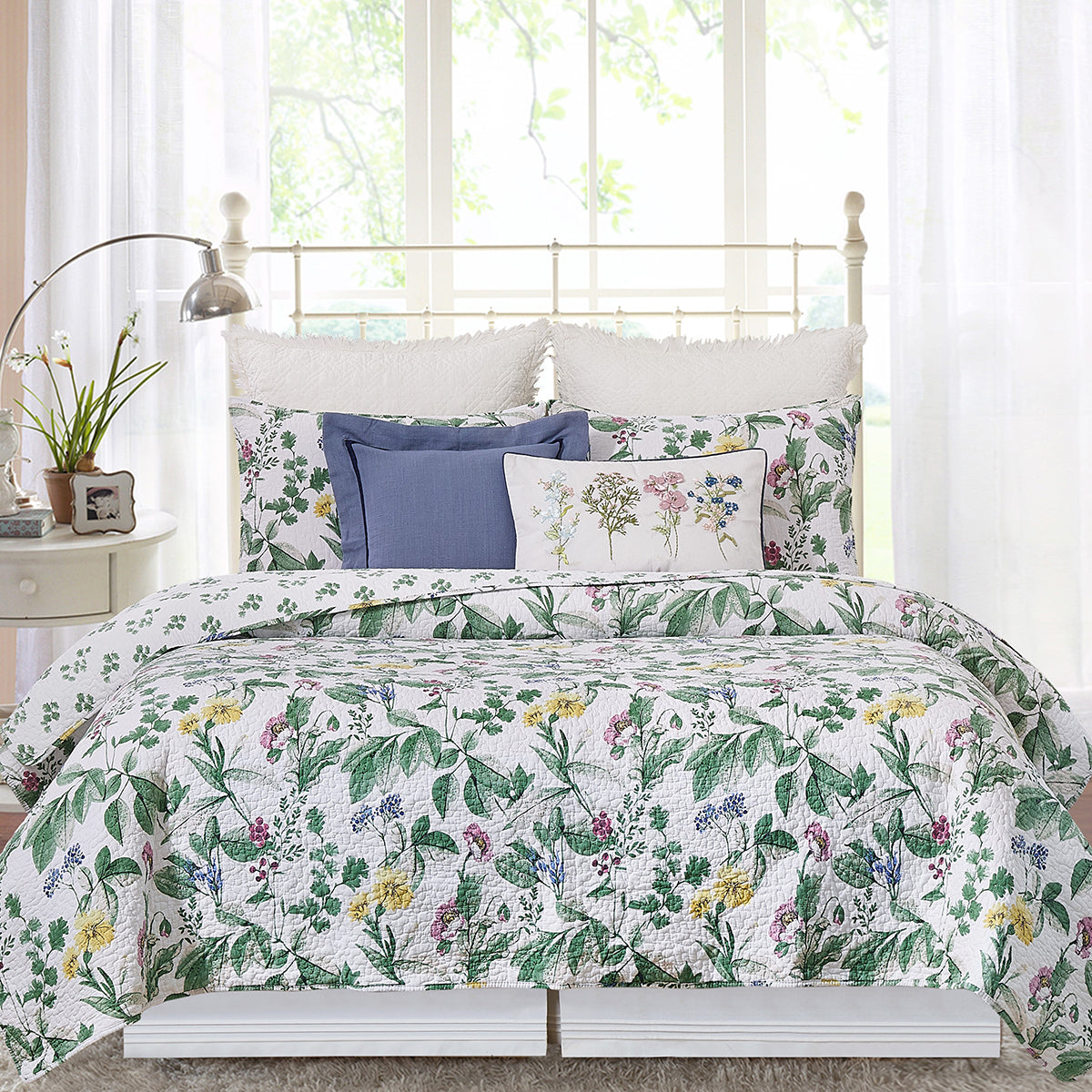 C&F Home Marcy Blooms Quilt