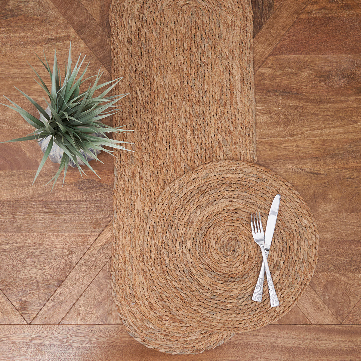Midnight Seagrass Table Linens