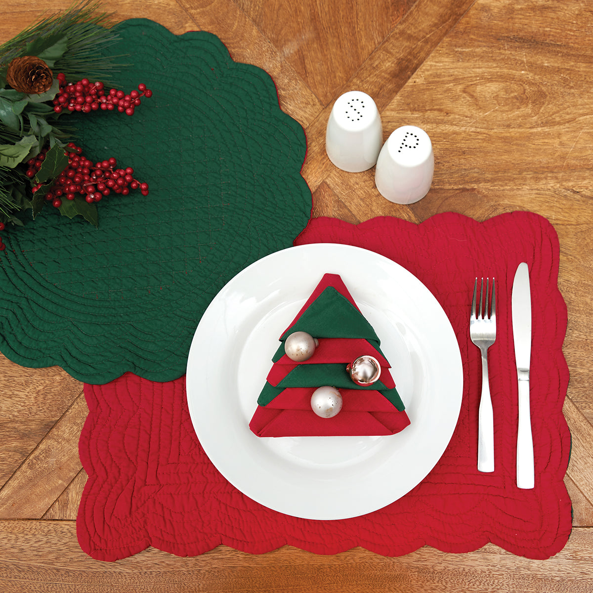 Red & Green Table Linens