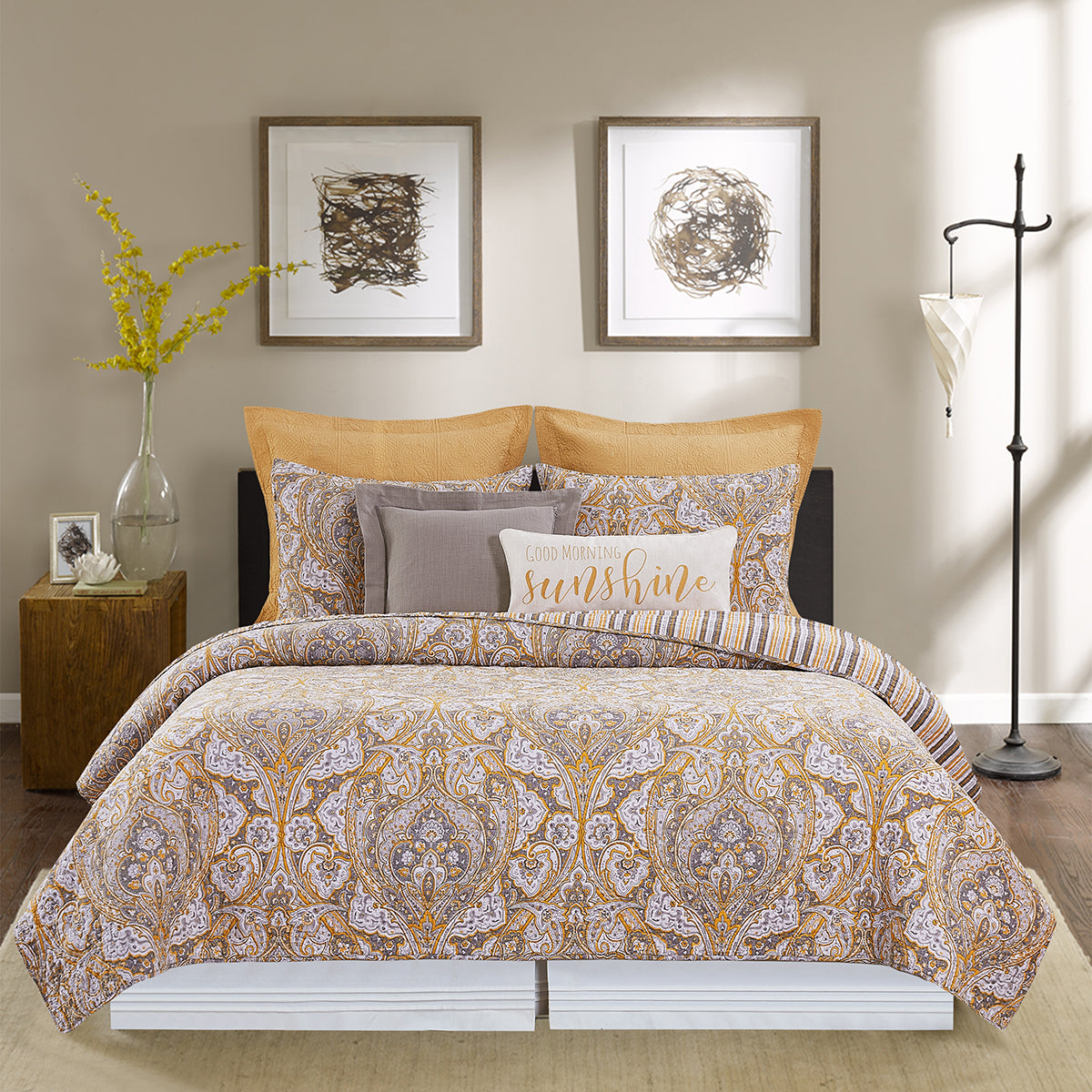 Shay Damask Quilt Set