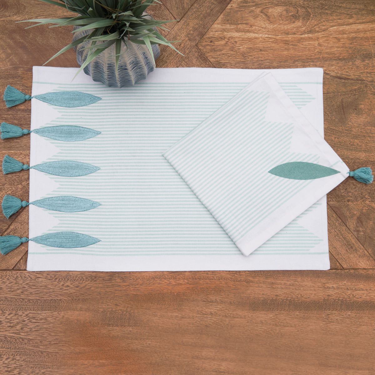 Tassel Fish Table Linens