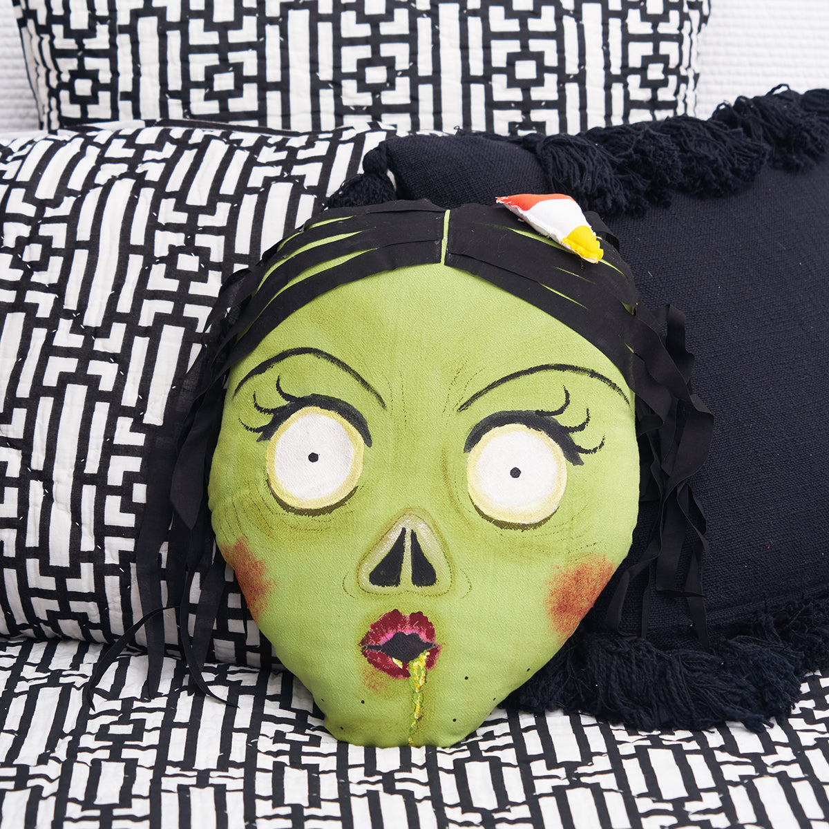 Zombina Figure