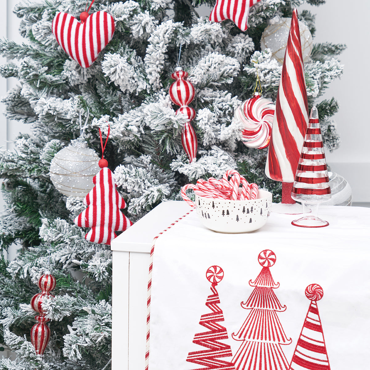 Red & White Vintage Finial Ornament